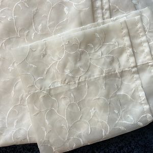 Pair of rod pocket sheers